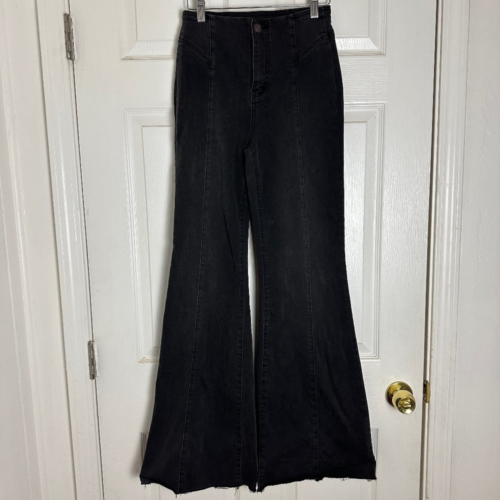 ! We The Free CRVY Black High Waist Ultra Flare Leg Raw Hem Jeans Women Size 26